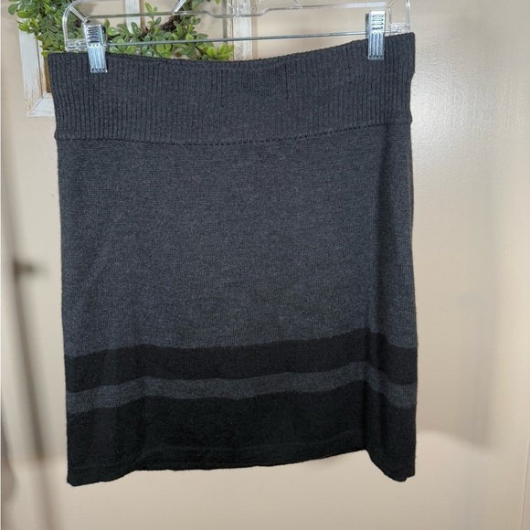 LOFT Dresses & Skirts - Loft striped black gray knitted wool blend skirt size Medium